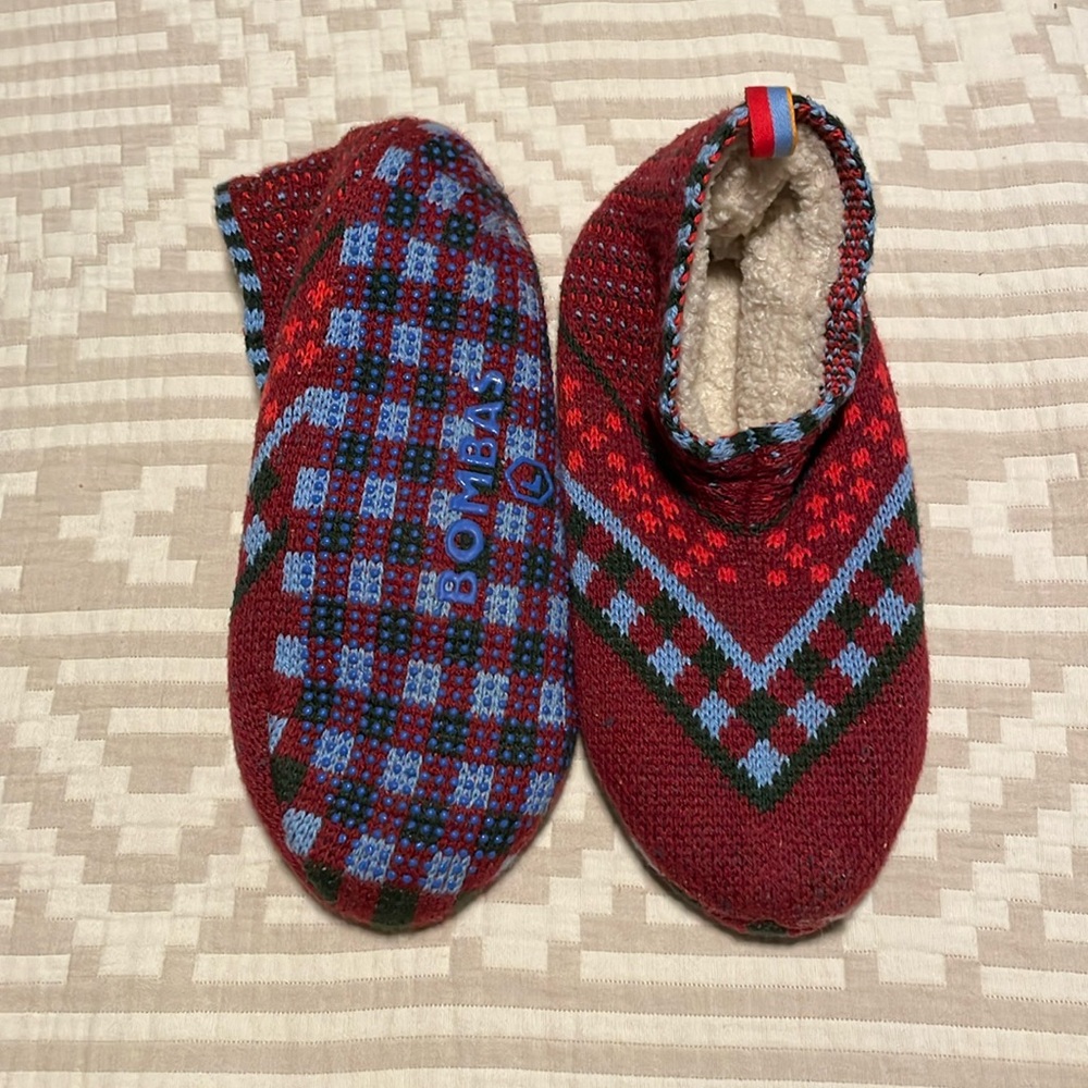 Bombas Woman’s Gripper Slippers